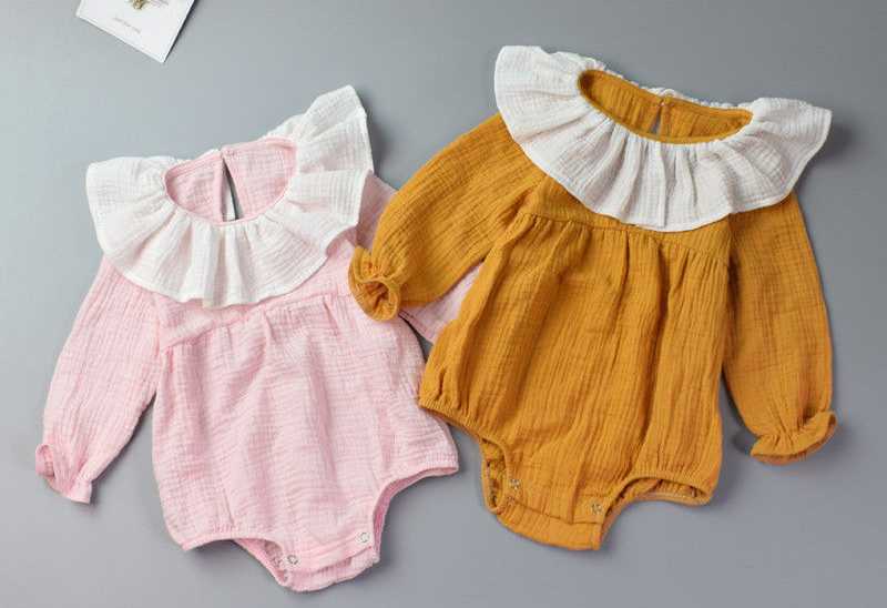 body tissu lange et col volanté